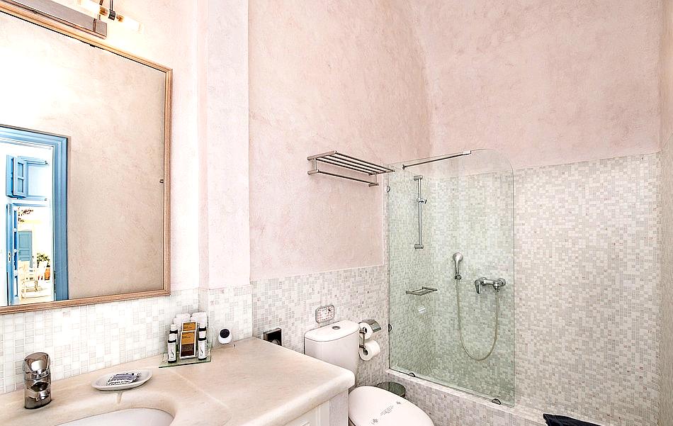 Pantelia Suites